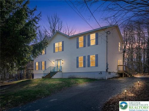 9822 Deerwood Dr, Tobyhanna, PA, 18466-3877 | Card Image