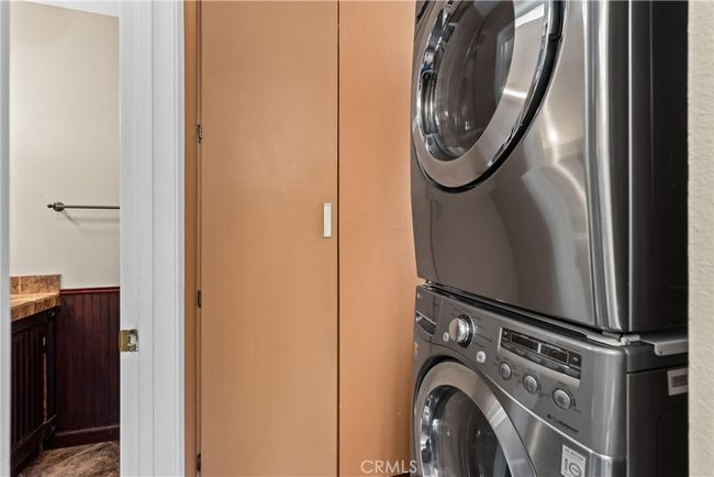 UNIT-13 - 8933 Willis Ave, Townhouse with 2 bedrooms, 3 bathrooms and 2 parking in Panorama City CA | Image 33
