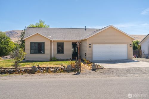 645 5th Ave S, Okanogan, WA, 98840-9785 | Card Image