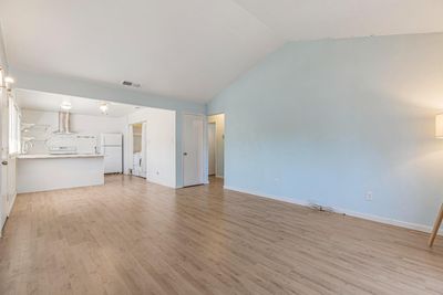 69 Omaha Court, Condo with 2 bedrooms, 1 bathrooms and null parking in Sacramento CA | Image 3