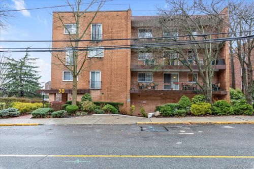 apt-3a-30 Barstow Rd, Great Neck, NY, 11021-2221 | Card Image