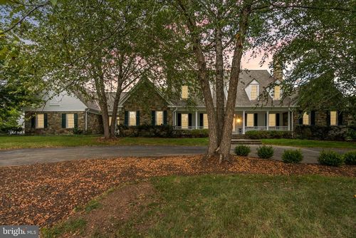 13611 Deakins Ln, DARNESTOWN, MD, 20874-3305 | Card Image