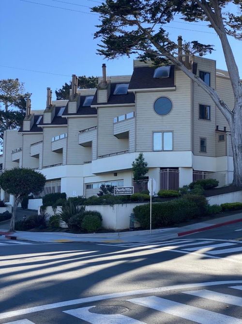 apt-103-585 Hawthorne St, Monterey, CA, 93940-1344 | Card Image
