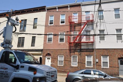 3159 Villa Ave, Bronx, NY, 10468-1281 | Card Image