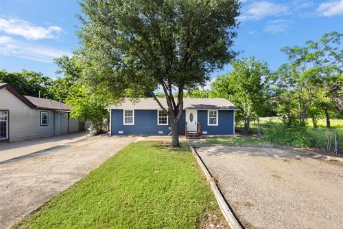 215 E 3rd St, Ferris, TX, 75125-2209 | Card Image