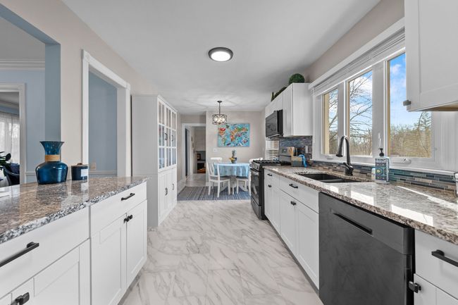 3835 Lakecrest Dr, House other with 4 bedrooms, 3 bathrooms and null parking in Bloomfield Hills MI | Image 6