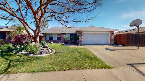 1142 Mammoth Dr, Manteca, CA, 95337-6806 | Card Image