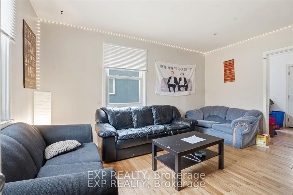 Residential in Hamilton 4