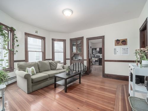 2-318 Beacon St, Somerville, MA, 02143-3673 | Card Image