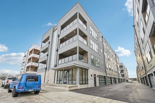 402-2867 Kobuk Dr, Columbus, OH, 43228-4085 | Card Image