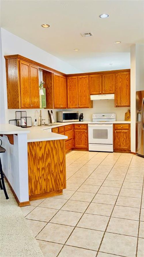 1105 Oak Creek Drive, Moore, OK, 73160 | Card Image