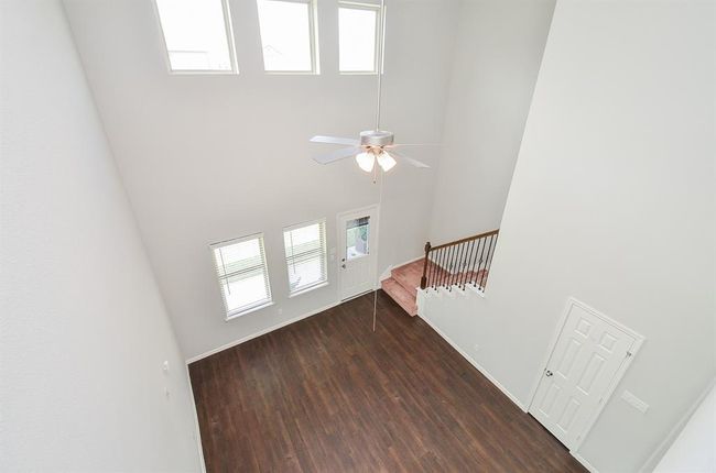 Not every home can boast this spectacular Hollywood shot, from above! | Image 19