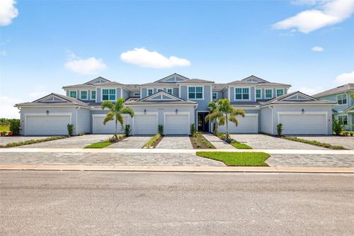 201-17420 Moonflower Dr, VENICE, FL, 34293-8058 | Card Image