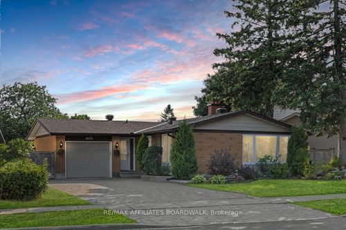 1856 Appleford St, Gloucester, ON, K1J6T4 | Card Image