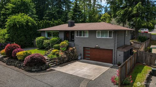 829 Maplewood Ave, Kent, WA, 98030-6342 | Card Image