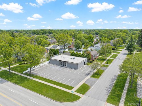 30737 7 Mile Rd, Livonia, MI, 48152-3376 | Card Image
