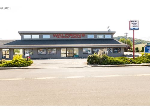 330 Ne Garden Valley Blvd, Roseburg, OR, 97470-2078 | Card Image