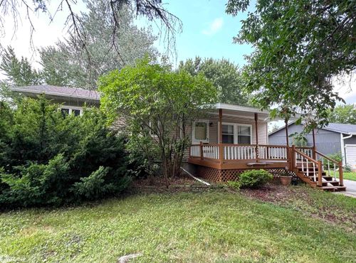 137 Westhaven Dr, Forest City, IA, 50436-2230 | Card Image