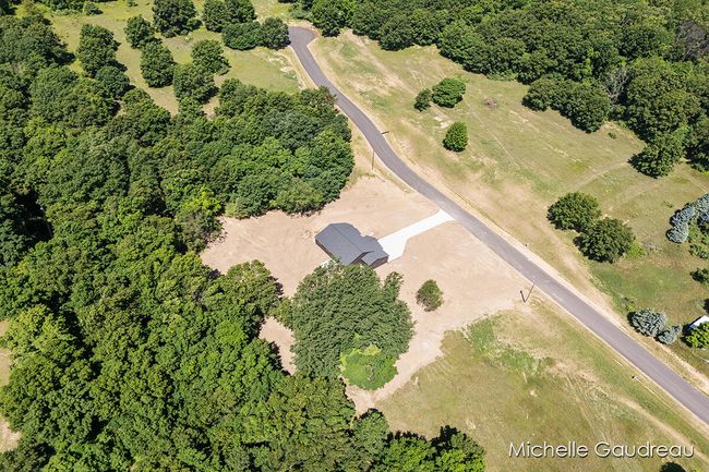 3551 Leaf Ln, House other with 3 bedrooms, 3 bathrooms and null parking in Freeport MI | Image 48