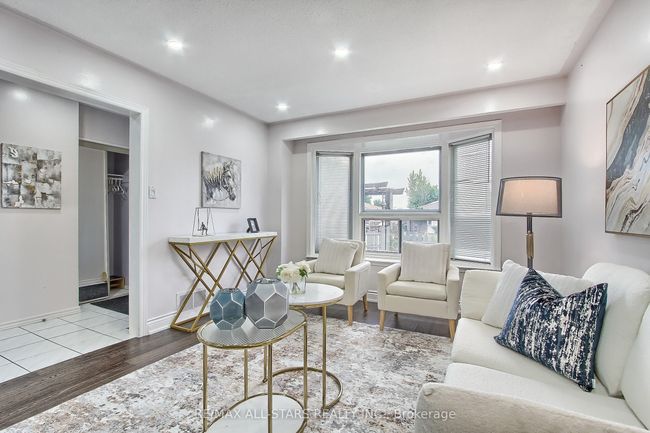 48 Archdekin Dr, House attached with 5 bedrooms, 3 bathrooms and 4 parking in Brampton ON | Image 8