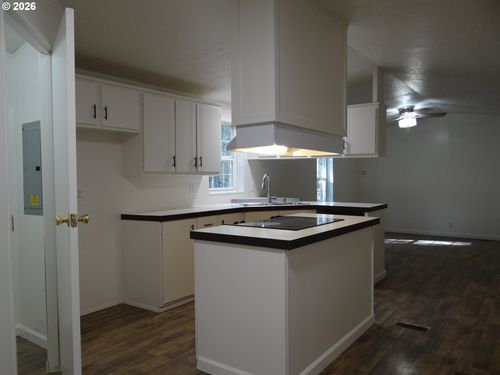 40747 Ne Miller Rd, Washougal, WA, 98671-8864 | Card Image