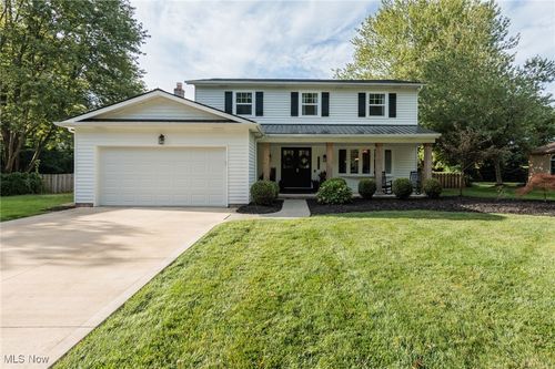 31415 Roberta Dr, Bay Village, OH, 44140-1565 | Card Image