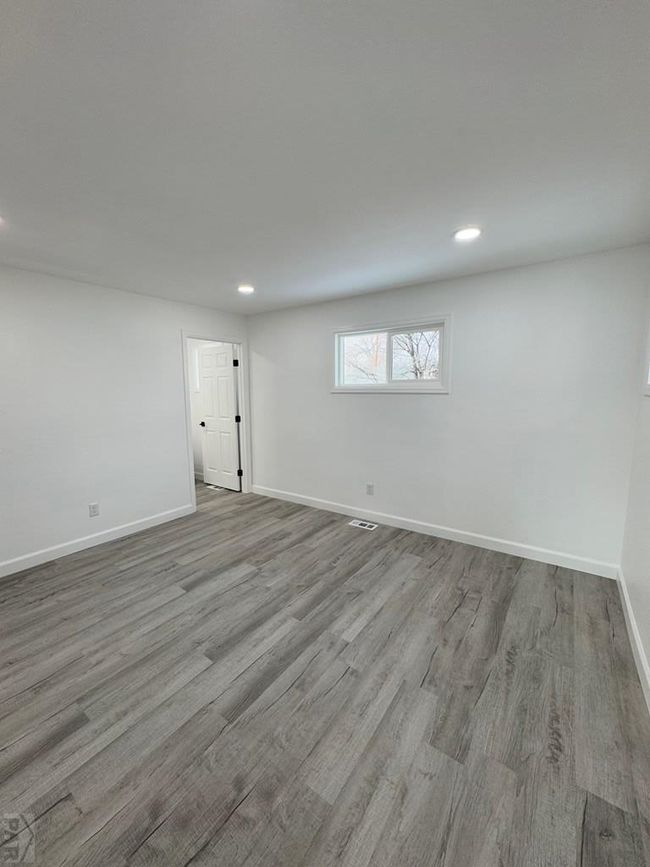 Main Level Master Bedroom | Image 21