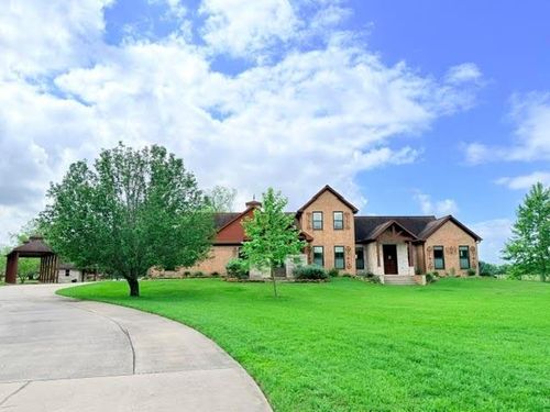 100 Pecan Grove Rd, Sealy, TX, 77474-8517 | Card Image