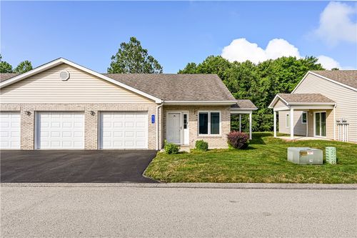515 Sunview Cir, Latrobe, PA, 15650-3586 | Card Image