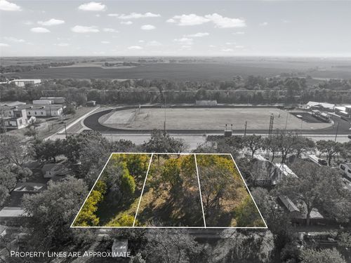 604 S Reagan St, West, TX, 76691-1747 | Card Image