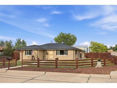 710 4th St, Bennett, CO, 80102-8008 | Card Image