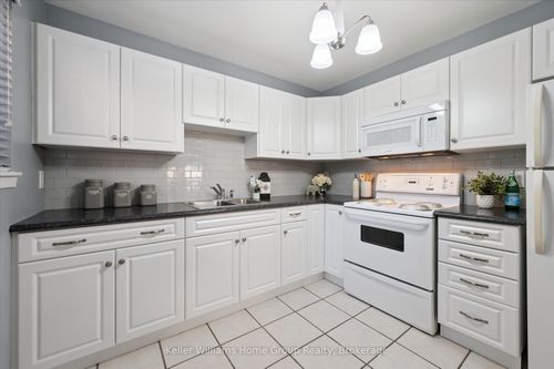 39-201 Silvercreek Pky N, Guelph, ON, N1H3T4 | Card Image