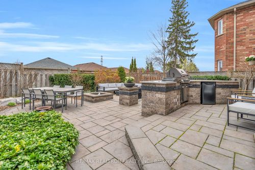 514 Menczel Cres, Newmarket, ON, L3X2P3 | Card Image