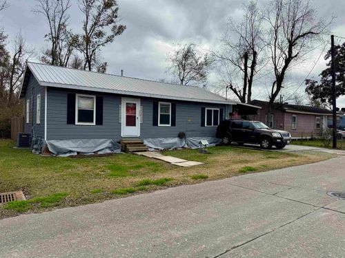 250 Carlos St, Houma, LA, 70364-2828 | Card Image
