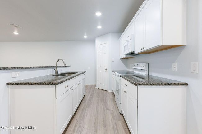 5511 Jarvis St, Home with 6 bedrooms, 4 bathrooms and null parking in Lubbock TX | Image 14