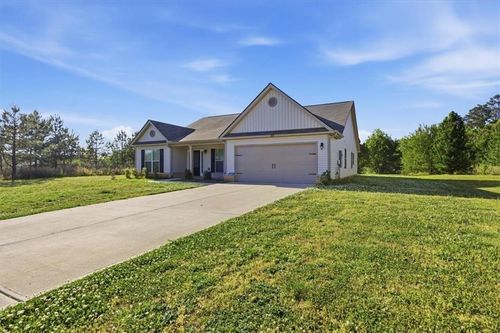 2105 Willow Park Dr, Monroe, GA, 30655-3807 | Card Image