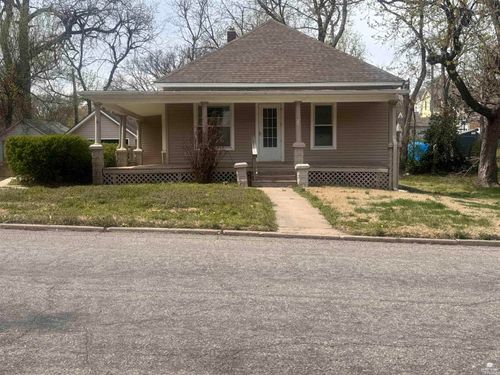 716 Willow St, Concordia, KS, 66901-2714 | Card Image