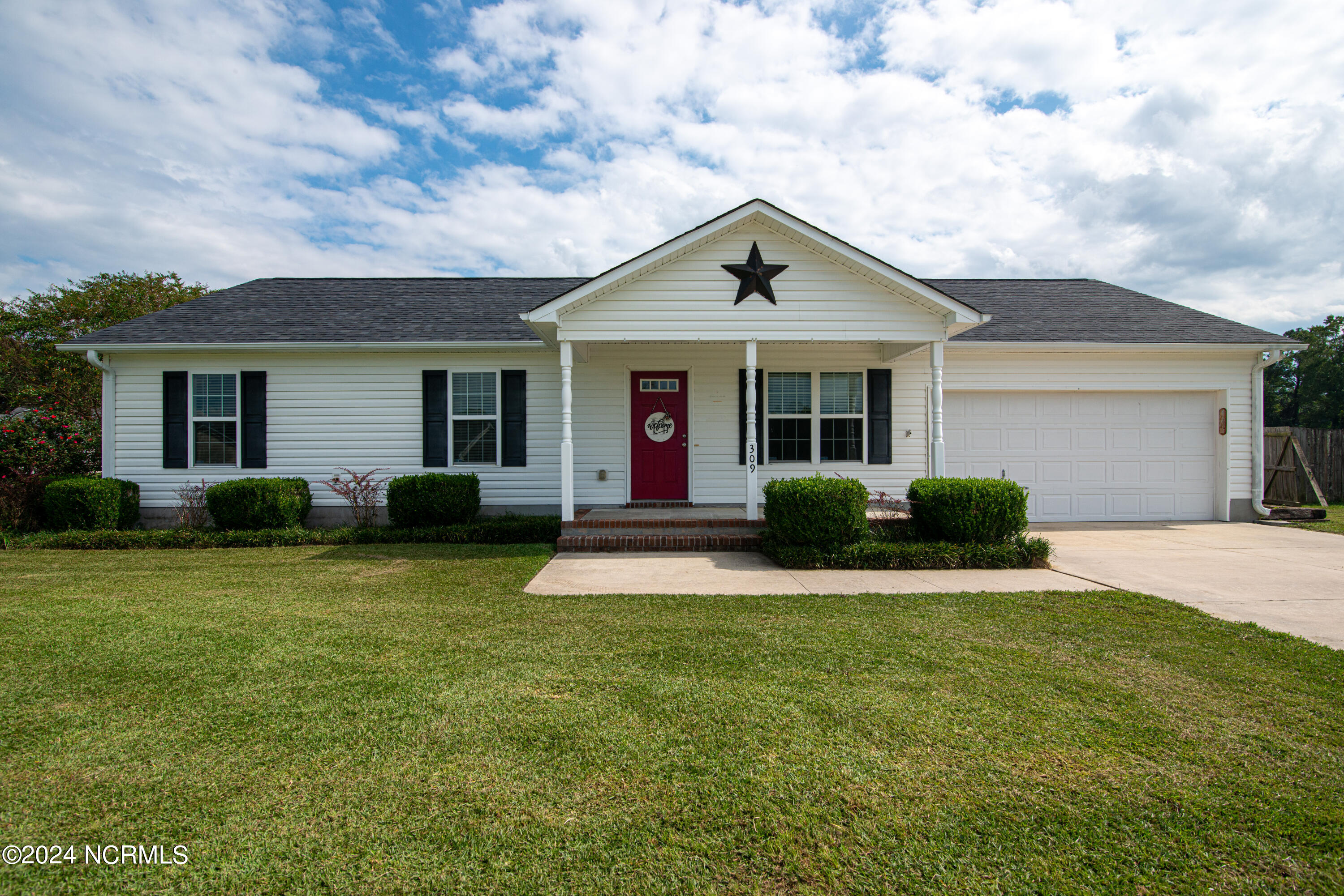 Shadyrock Path, Richlands, NC 28574