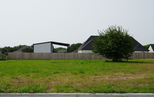 17 Pareya Cir, West, TX, 76691-2778 | Card Image