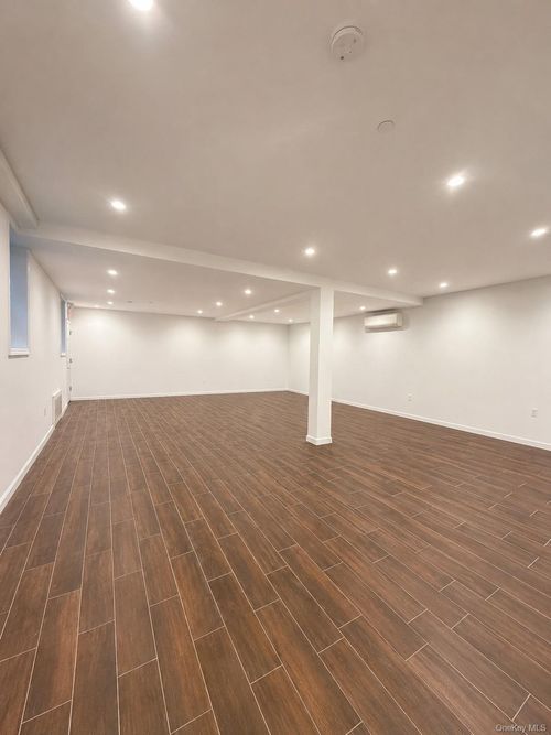 1b-4128 150th St, Flushing, NY, 11355-5635 | Card Image