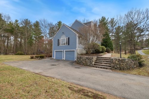 32 Cabral Drive, Middleton, MA, 01949 | Card Image
