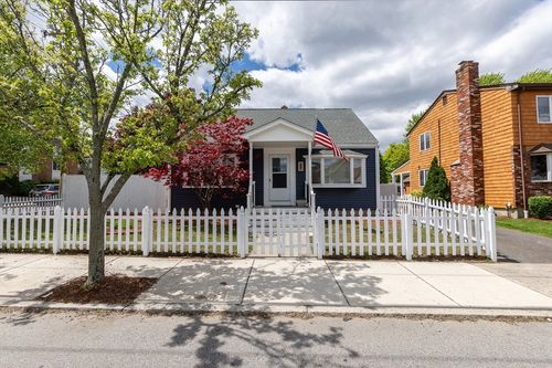27 Bowdoin St, Winthrop, MA, 02152 | Card Image