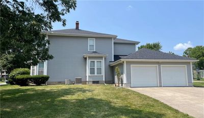 211 E Van Buren Street, House other with 6 bedrooms, 3 bathrooms and null parking in Gallatin MO | Image 3