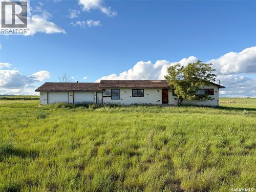 27864 Highway 13, Eastend, SK, S0N0T0 | Card Image