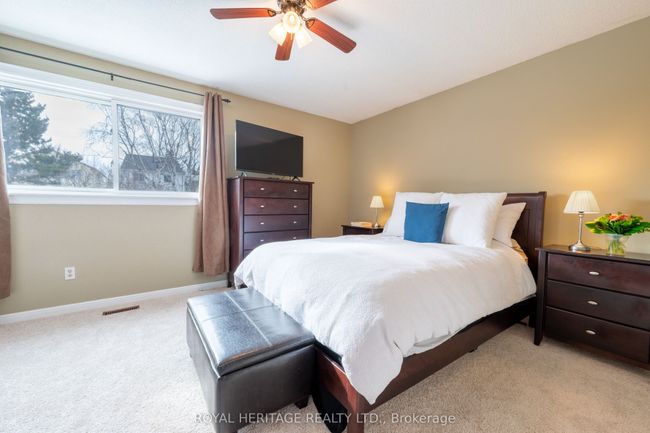 28 Renfield Cres, House other with 3 bedrooms, 3 bathrooms and 2 parking in Whitby ON | Image 20