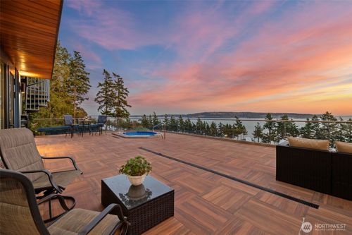 1423 Sergios View Ln, Oak Harbor, WA, 98277-8665 | Card Image