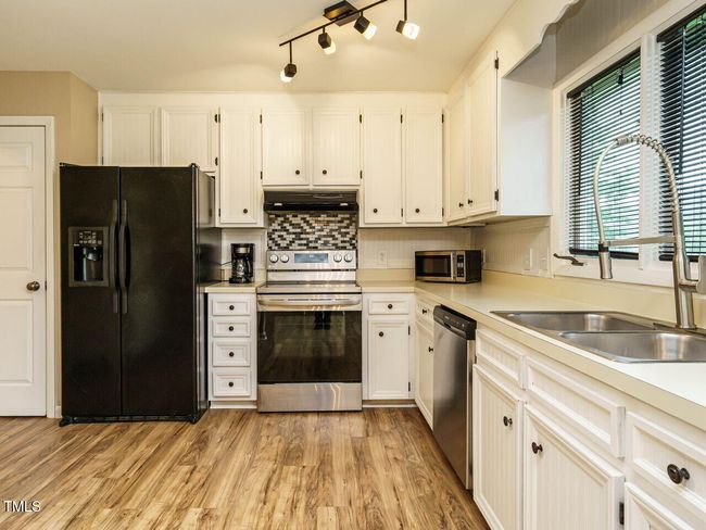 013-1280x960-kitchen | Image 4