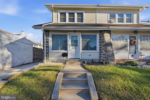 228 Stanley Ave, HAVERTOWN, PA, 19083-3305 | Card Image