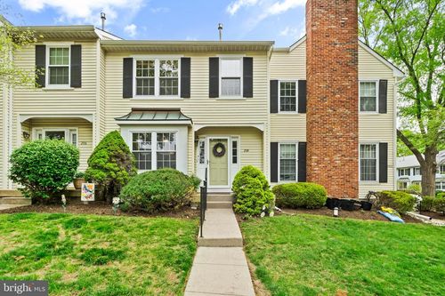 204 Liberty Dr, LANGHORNE, PA, 19047-3081 | Card Image