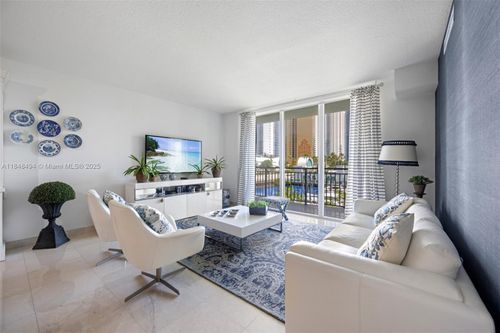 th301-150 Sunny Isles Blvd, Sunny Isles Beach, FL, 33160-4391 | Card Image